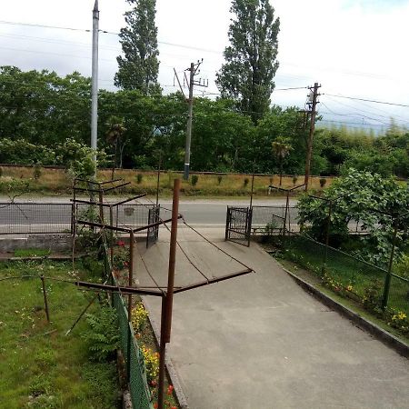 Julia Guest House Kobuleti Exterior photo