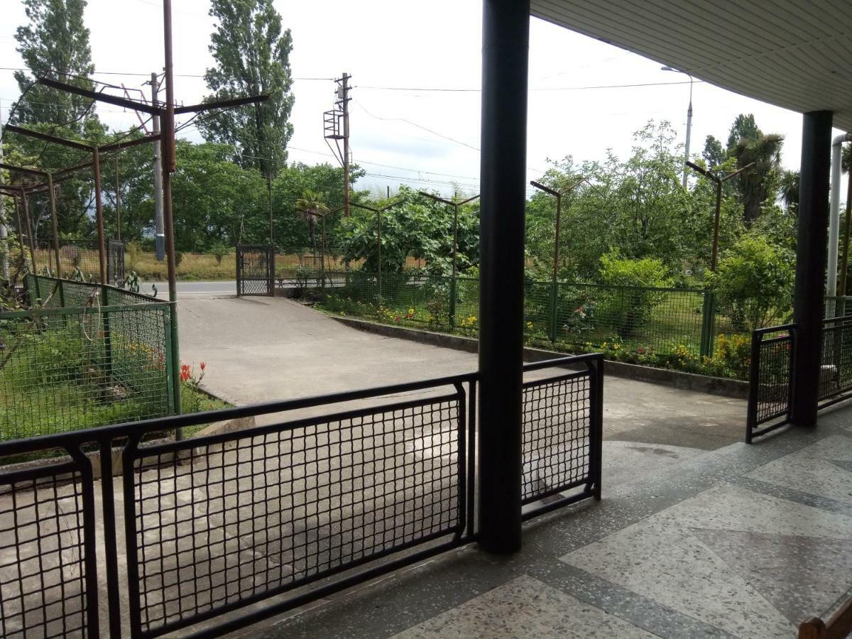 Julia Guest House Kobuleti Exterior photo