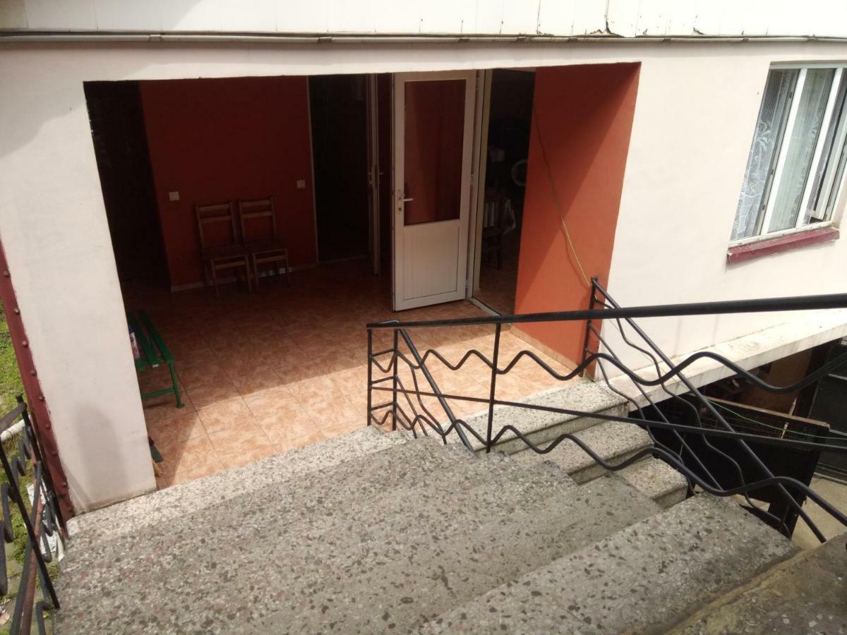 Julia Guest House Kobuleti Exterior photo