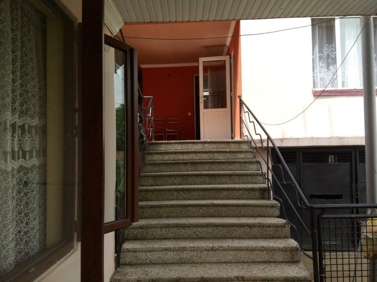 Julia Guest House Kobuleti Exterior photo