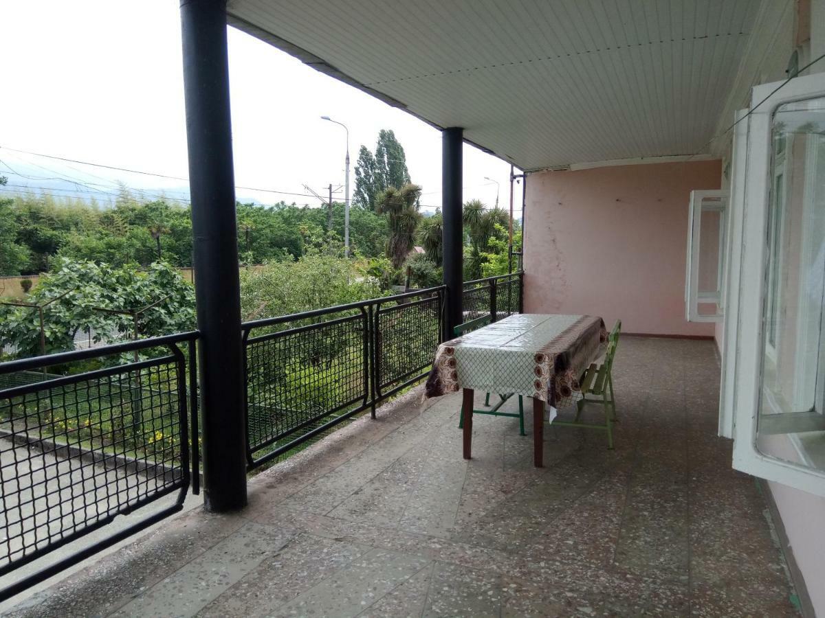 Julia Guest House Kobuleti Exterior photo